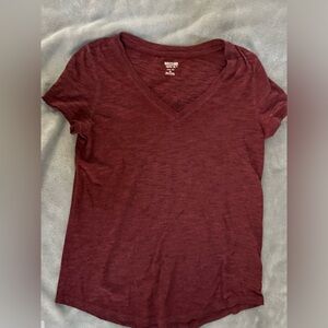 Missimo T shirt color maroon size xs, thin breathable fabric, perfect condition